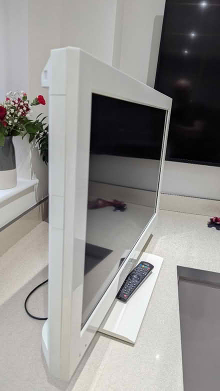 Photo of free 32 inch TV (not WiFi) (Alsager, Cheshire East ST7) #2