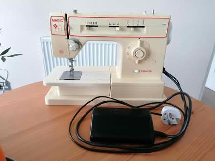 Photo of free Singer Sewing Machine (Vintage) (Hemel Hempstead HP2) #1