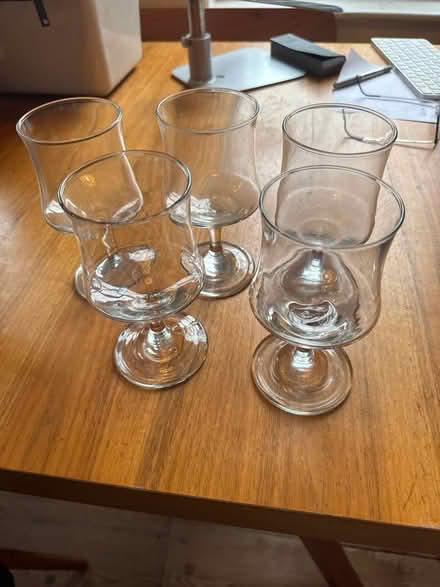 Photo of free 5 x wine glasses (Isleworth. TW7) #1