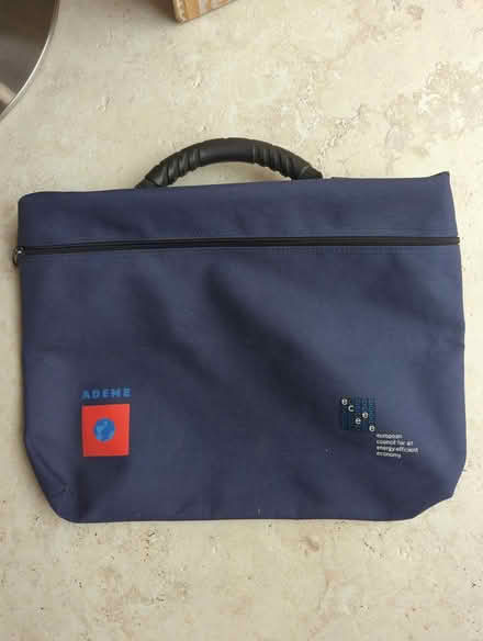 Photo of free Laptop-size zipped bag (M20 West Didsbury) #1