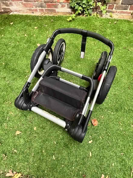 Photo of free Bugaboo push chair (Holland Park W14) #4