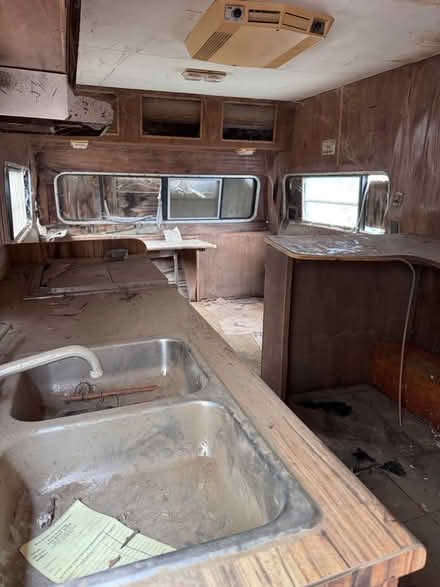 Photo of free 70s 5th wheel Golden Nugget Royale (Santa Paula) #4