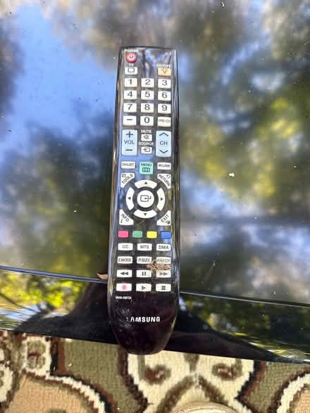 Photo of free Samsung 40-inch TV w Remote (Johnson’s Ferry & Oak road) #3
