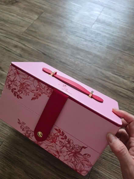 Photo of free 2tier mooncake box (Hougang Street 11) #3