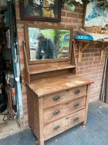 Photo of free Dressing table (CV35) #1
