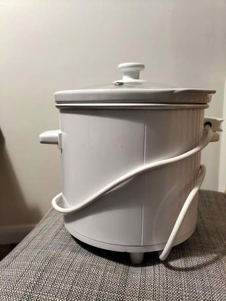 Photo of free A slow cooker, was used very little. (Walmley B76) #1