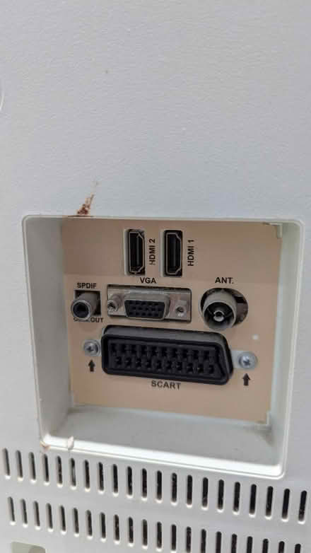 Photo of free 32 inch TV (not WiFi) (Alsager, Cheshire East ST7) #4