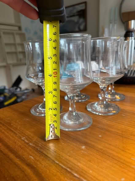 Photo of free 5 x wine glasses (Isleworth. TW7) #3