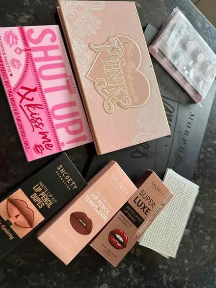 Photo of free Make up palettes and other stuff (Marshalswick AL4) #1
