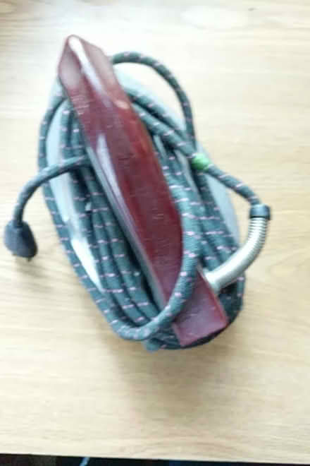 Photo of free old iron that does not steam (Ann Arbor near Hillside Terr.) #1