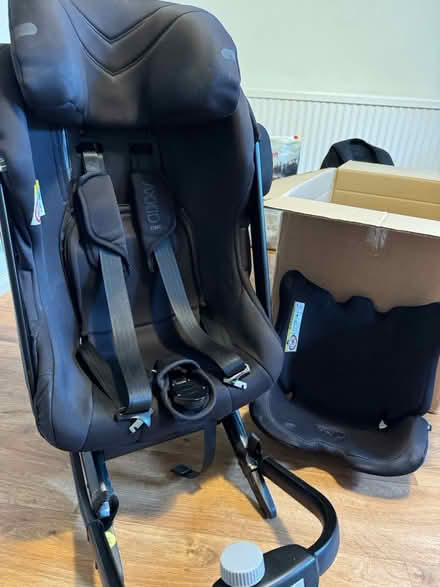 Photo of free Axkid ONE group 1/2 car seat (Billericay CM12 Queens Park) #1