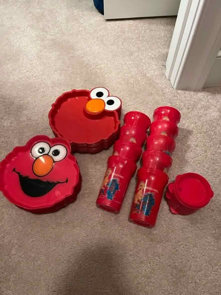 Photo of free Elmo plates and sippy cups (Bethesda (Wyngate)) #1