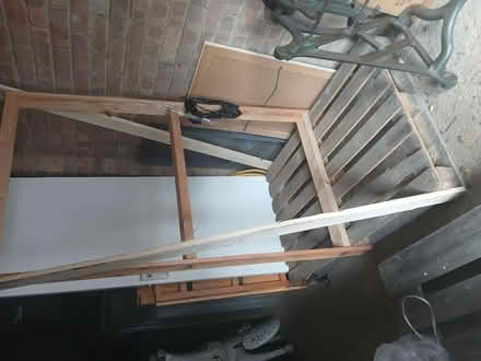 Photo of free 2 large pallets (Borehamwood WD6) #1