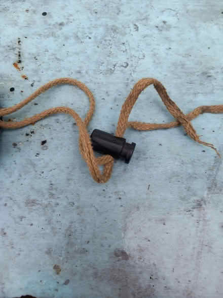 Photo of A cord retaining toggle (St Nicholas SG1) #1