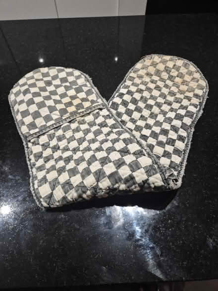 Photo of free Double oven glove (Chadwell Heath) #2