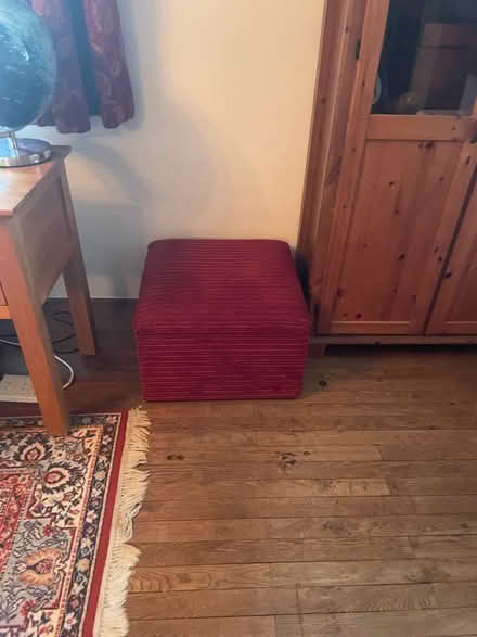 Photo of free pouffe/footstool padded with storage (Bussage GL6) #1