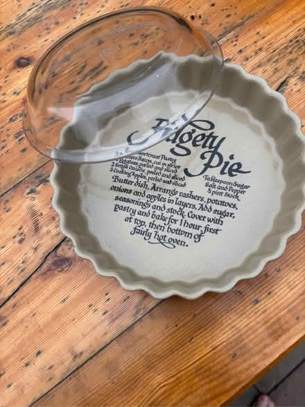 Photo of free Two pie dishes (Kidderminster DY10) #2