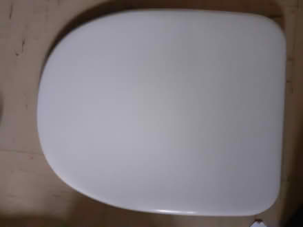 Photo of free New toilet seat (TW3 Hounslow) #3