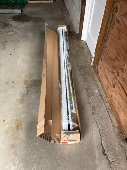 Photo of free Projection screen with tripod (City Center Danbury) #1