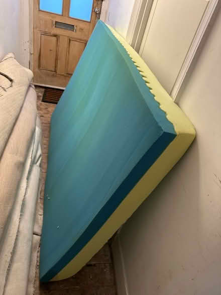 Photo of free 4ft double casper foam mattress (Se6 2ha) #2