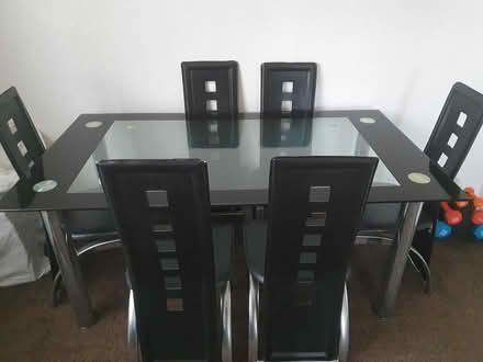 Photo of free glass table and 6 chairs (bd18 1la) #1