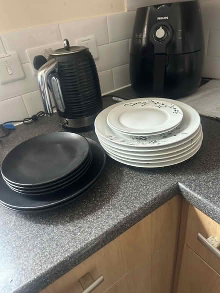 Photo of free Dinner plate set (Gem street L5) #1