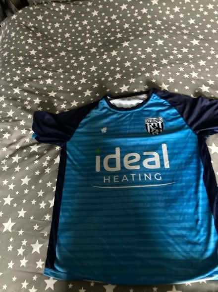 Photo of free Kids Albion top (DY3 gornal) #1