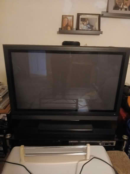Photo of free Hitachi tv and stand (Gillingham ME7) #1