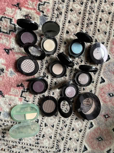 Photo of free Eye shadow (Chorlton M21) #1
