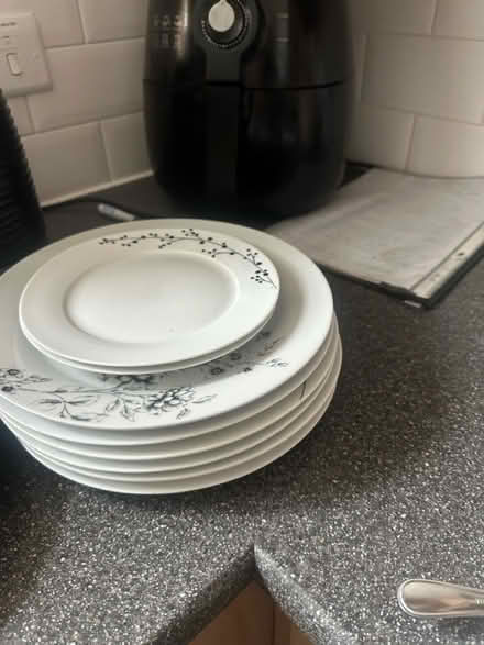 Photo of free Dinner plate set (Gem street L5) #4