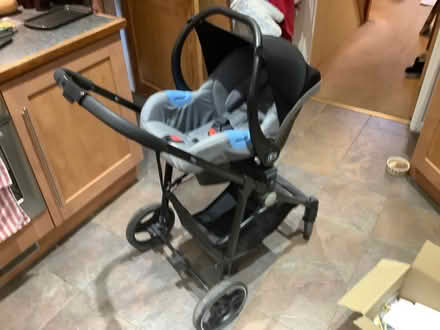 Photo of free Pram and Baby carrier/car seat (Melksham SN12) #4