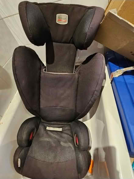 Photo of free Isofix car chair (Guildford) #1