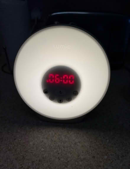 Photo of free Sunrise alarm clock, wakes you up with light and sound! (Woodley RG5) #1