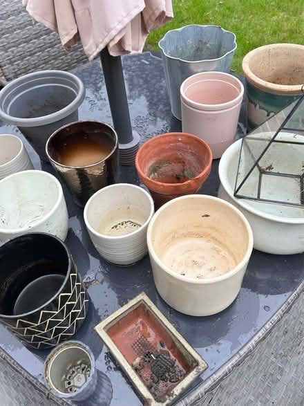 Photo of free Various plant pots (LE2 Oadby) #2