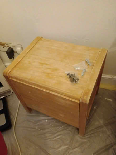 Photo of free Oak chest of drawers, new handles (New Malden, KT3) #1