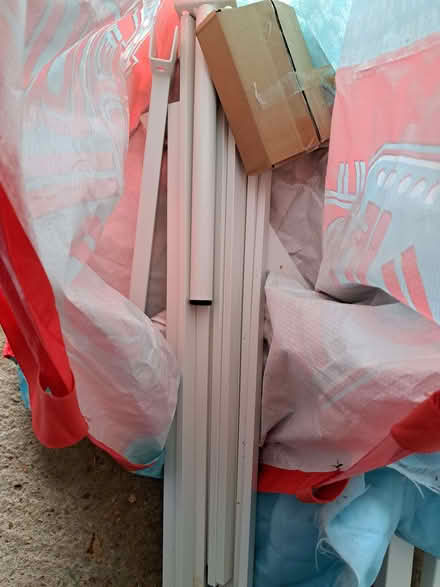 Photo of free Double bed frame metal (Gadebridge HP1) #2