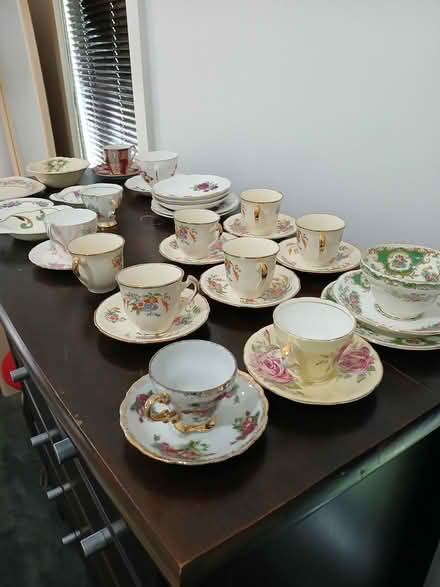 Photo of free Box of English china (capel sound) #1