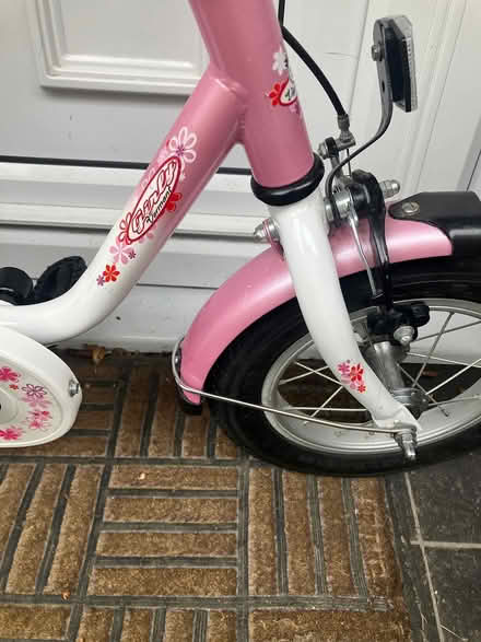 Photo of free Girls bike (Coulsdon, nr, train station) #1