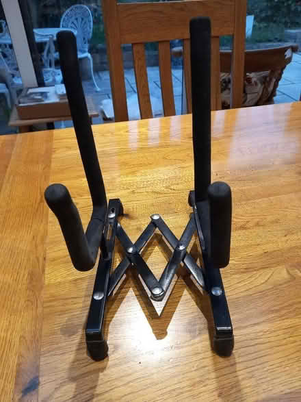 Photo of free STAND for violin, ukulele, mandolin (New Malden KT3) #1