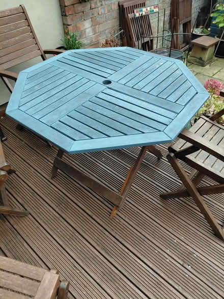 Photo of free garden table (Barton upon Irwell M30) #1