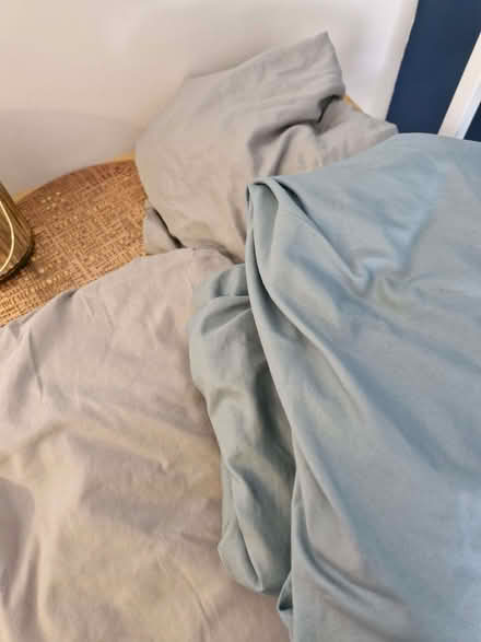 Photo of free King size fitted sheets (IP2) #1