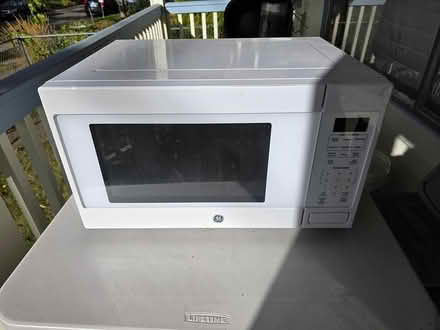 Photo of free Microwave (Central District/Madrona) #1