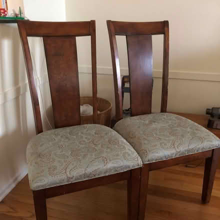 Photo of free 4 dining room chairs (Evanston ( south east)) #1