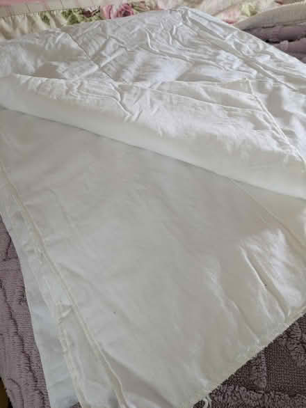 Photo of free Lightweight duvet Super King (KT12) #1
