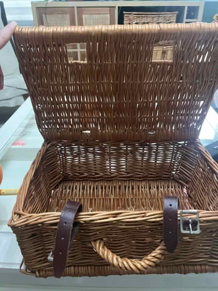 Photo of free Small little wicker hamper (RG2 Shinfield) #2
