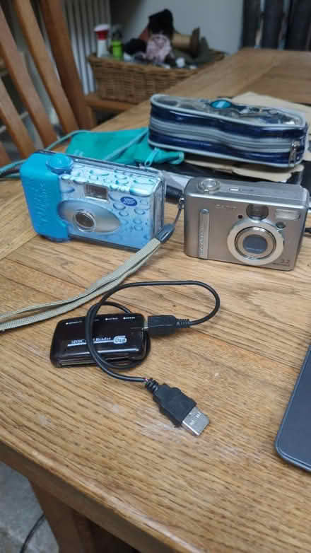 Photo of free Old cameras and card reader (Lewisham SE4) #1