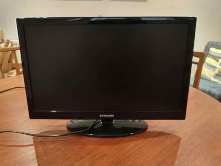 Photo of free Samsung TV (Grange-over-Sands LA11) #1