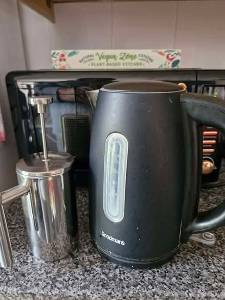 Photo of free Kettle and cafetiere (IP2) #1