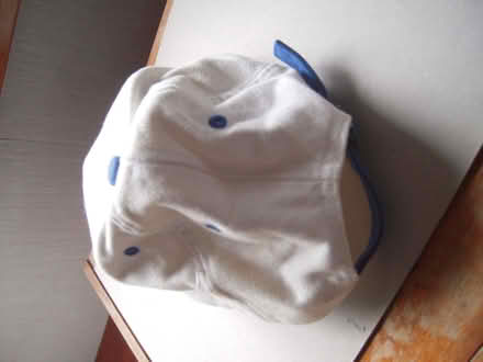 Photo of free White baseball cap - used (Maidenhead SL6) #3