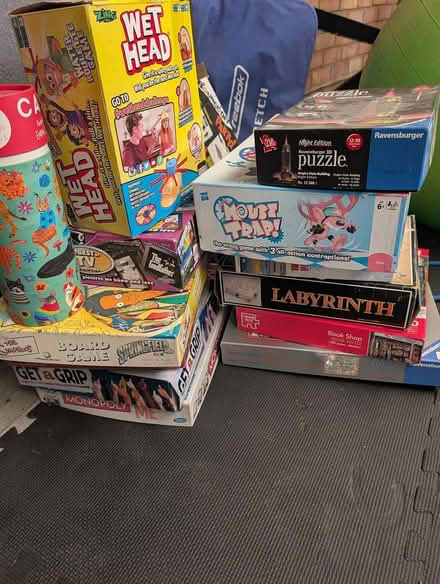 Photo of free Job lot of games and puzzles (Brooklands LU7) #1